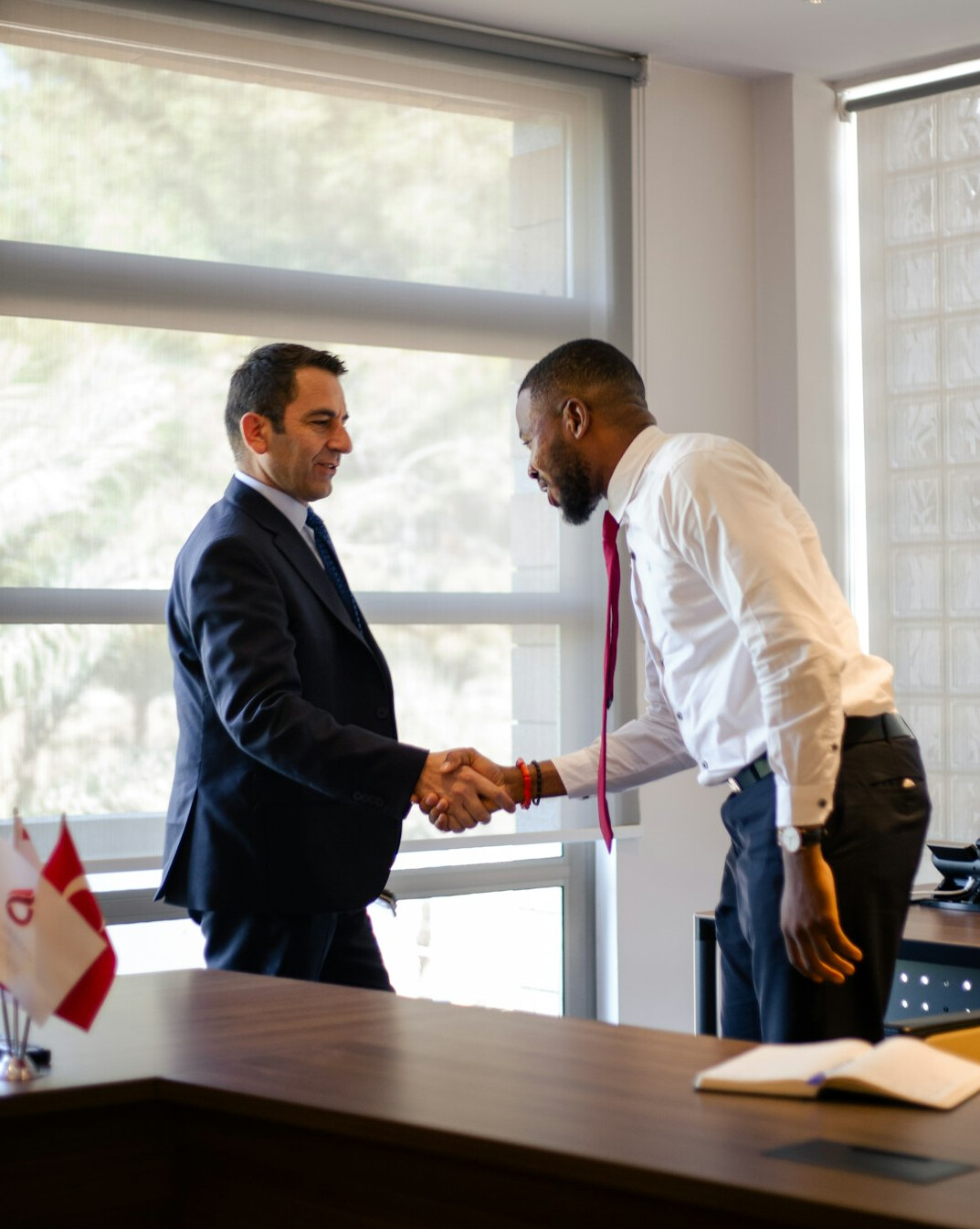 business handshake agreement